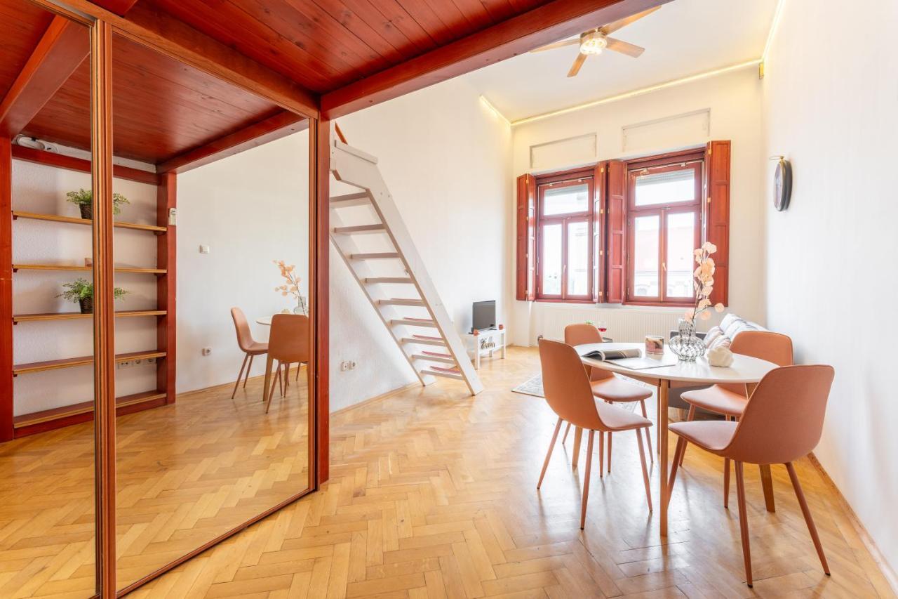 Elizabeth'S Treasure Deluxe Apartment Budapest Exterior photo