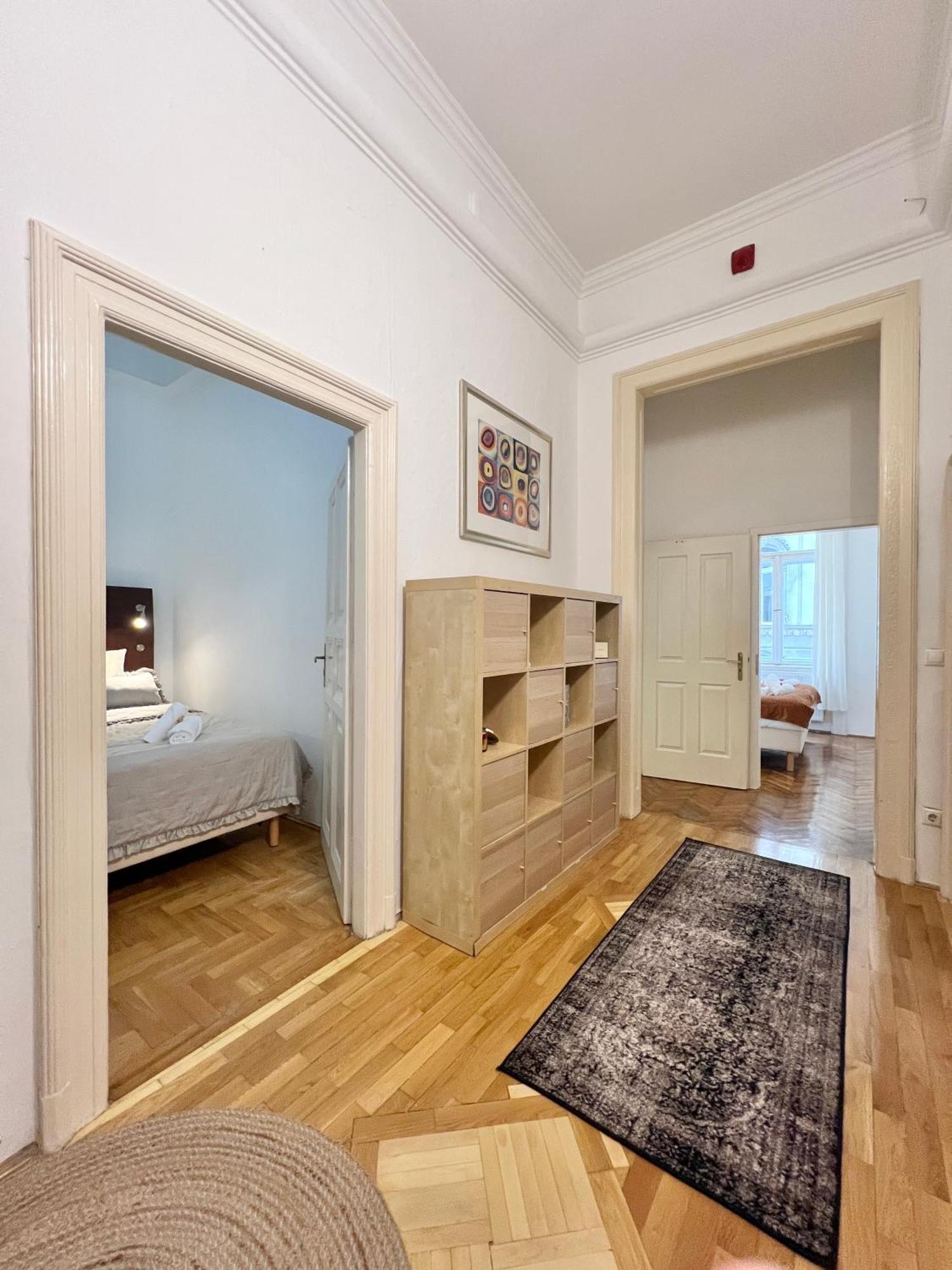 Elizabeth'S Treasure Deluxe Apartment Budapest Exterior photo