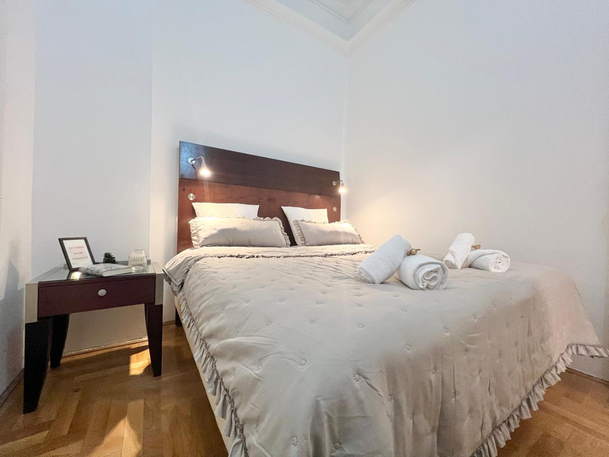 Elizabeth'S Treasure Deluxe Apartment Budapest Exterior photo